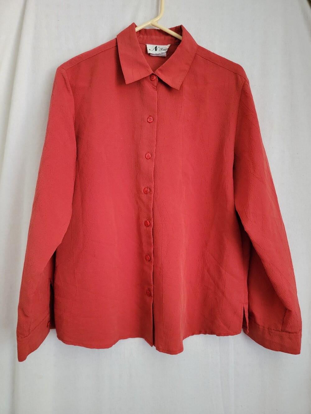 Classic Women's Button-Front Shirt - Red